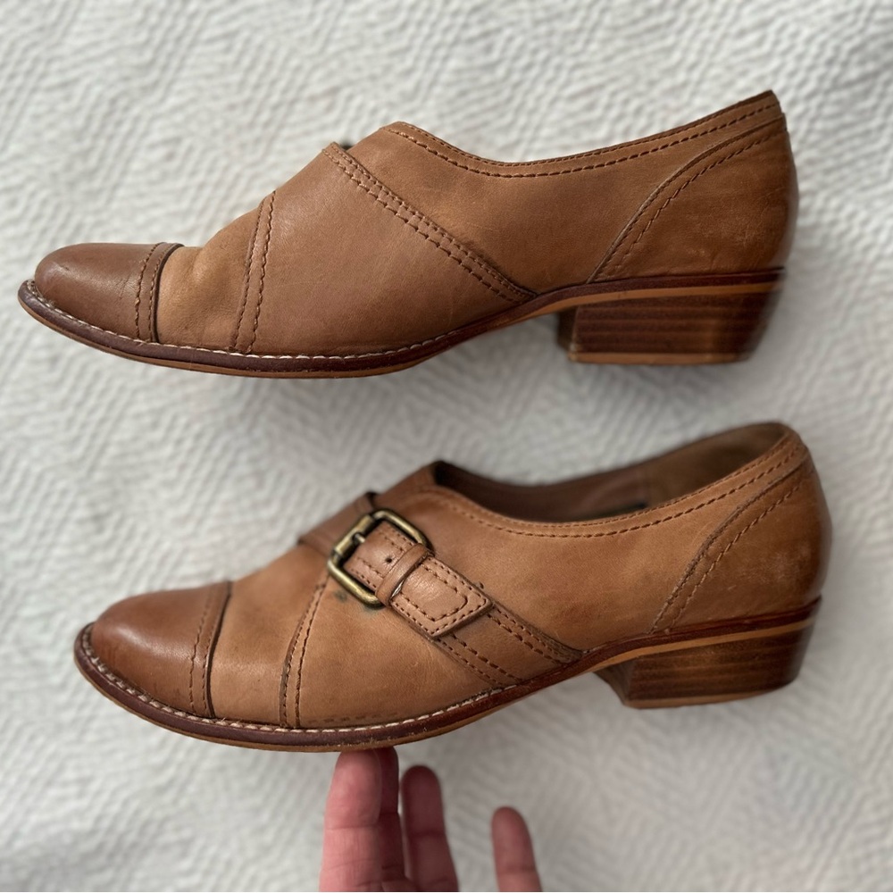 Fossil leather shoes